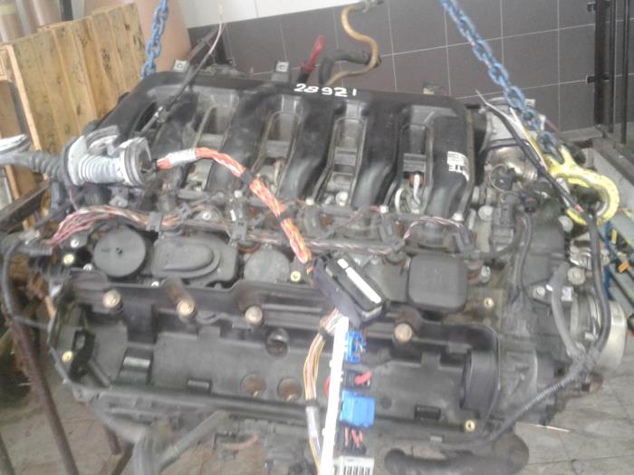 Motor from a BMW 5 serie (E60) 525d 24V 2005