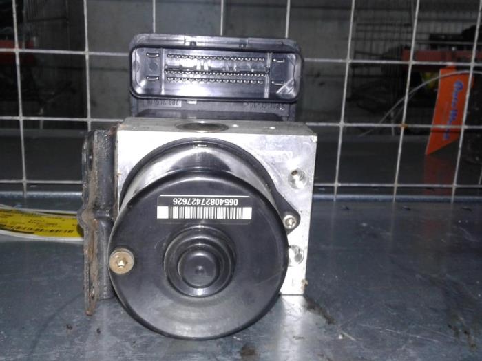 Używane Pompa ABS Citroen C5 I Break (DE) 2.0 HDi 110 Cena € 40,95 Procedura marży oferowane przez Wessel Parts & Service B.V.