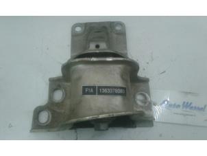 Engine mount from a Fiat Ducato (250) 2.3 D 150 Multijet 2012