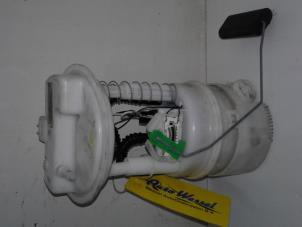 Used Electric fuel pump Renault Twingo Price € 39,00 Margin scheme offered by Autobedrijf G.H. Wessel B.V.