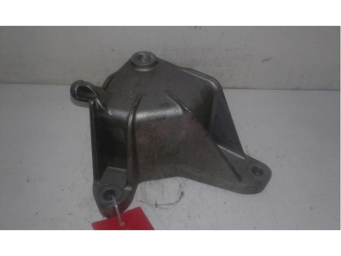 Usagé Support moteur Chevrolet Cruze 2.0 D 16V Prix € 47,25 Règlement à la marge proposé par Wessel Parts & Service B.V.