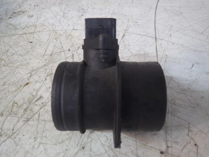 Usagé Débitmètre Volkswagen Passat Variant (3B6) 1.9 TDI 130 Prix € 36,75 Règlement à la marge proposé par Wessel Parts & Service B.V.