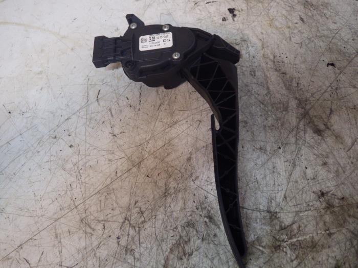 Opel Insignia Throttle pedal position sensors stock