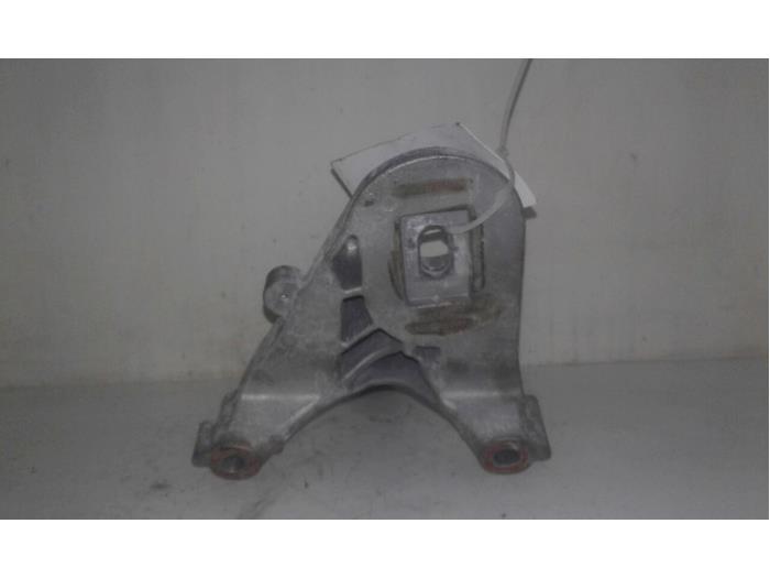 Used Engine mount Mini Mini (R56) 1.6 Cooper D 16V Price € 31,50 Margin scheme offered by Wessel Parts & Service B.V.