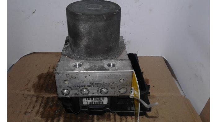 Usagé Bloc ABS Mercedes A (W169) Prix € 72,45 Règlement à la marge proposé par Wessel Parts & Service B.V.