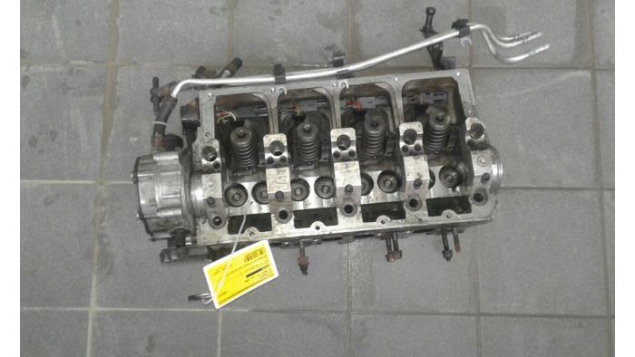 Begagnade Topplock Volkswagen Passat Variant (3C5) 1.9 TDI Pris € 399,00 Marginaltabell erbjuds av Wessel Parts & Service B.V.