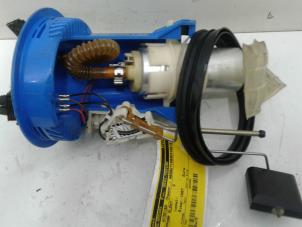 Used Electric fuel pump BMW 3 serie (E36/2) Price on request offered by Autobedrijf G.H. Wessel B.V.
