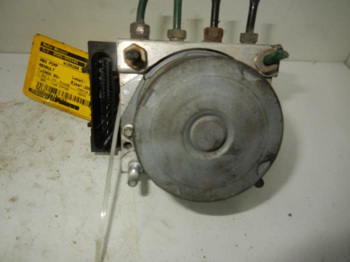 Usagé Bloc ABS Renault Twingo (C06) 1.2 Prix € 40,95 Règlement à la marge proposé par Wessel Parts & Service B.V.