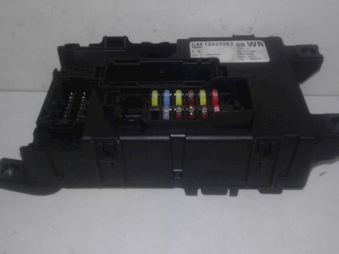 Fuse box Opel Corsa D 401154265 Autobedrijf G.H. Wessel B.V.