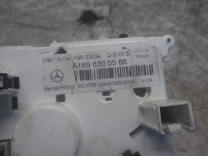 Używane Panel sterowania nagrzewnicy Mercedes A (W169) Cena € 49,00 Procedura marży oferowane przez Autobedrijf G.H. Wessel B.V.