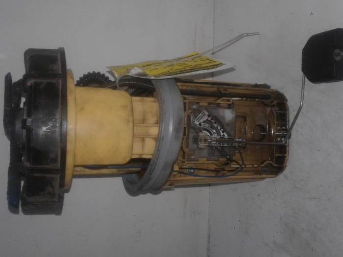 Bomba eléctrica de combustible de un Volkswagen Multivan T5 (7E/7HC/7HF/7HM) 2.5 Tdi 2006