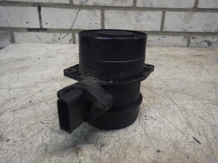 Begagnade Luftflödesmätare Volkswagen Passat (3B3) 1.9 TDI 130 Pris € 31,50 Marginaltabell erbjuds av Wessel Parts & Service B.V.