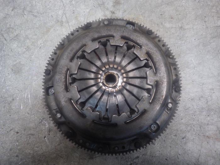 Used Flywheel Skoda Fabia II (5J) 1.2 TDI 12V Greenline Price € 156,45 Margin scheme offered by Wessel Parts & Service B.V.
