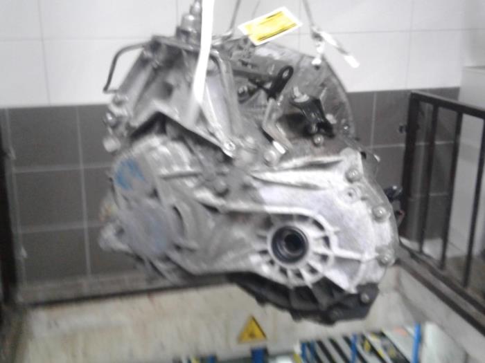 Gearbox from a Renault Espace (JK) 2.0 dCi 16V 150 FAP . 2011