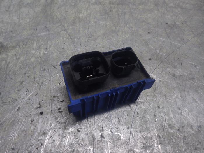 Glow plug relay Opel Corsa D 55557760