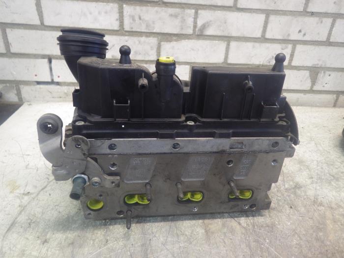 Begagnade Topplock Volkswagen Polo V (6R) 1.2 TDI 12V BlueMotion Pris på förfrågan erbjuds av Wessel Parts & Service B.V.