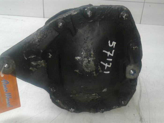 Rear differential from a Mercedes-Benz C (W203) 2.7 C-270 CDI 20V 2004