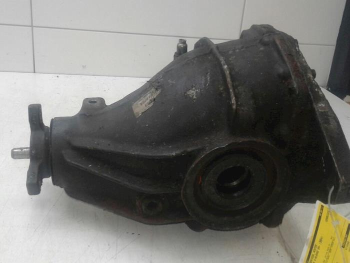 Rear differential from a Mercedes-Benz C (W203) 2.7 C-270 CDI 20V 2004
