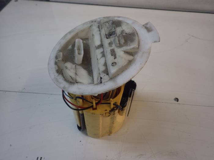 Usagé Pompe à carburant Mercedes E (W212) E-200 CDI 16V BlueEfficiency,BlueTEC Prix € 82,95 Règlement à la marge proposé par Wessel Parts & Service B.V.