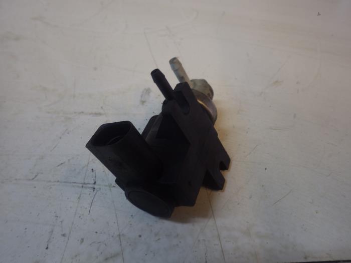 Turbo relief valve from a Volkswagen Touran (1T1/T2)  2007