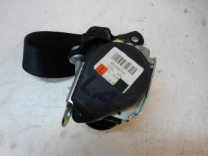 Used Rear seatbelt tensioner, left Mercedes A (W169) 2.0 A-180 CDI 16V Price € 79,00 Margin scheme offered by Autobedrijf G.H. Wessel B.V.