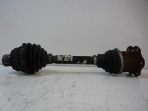 Used Front drive shaft, right Audi A4 Avant (B8) 2.0 TDI 16V Price € 99,00 Margin scheme offered by Autobedrijf G.H. Wessel B.V.