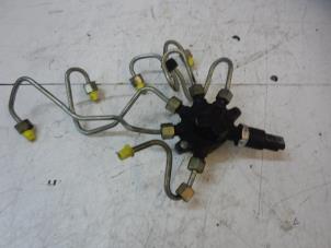 Used Injector housing Renault Kangoo (KC) 1.5 dCi 80 Price € 70,00 Margin scheme offered by Autobedrijf G.H. Wessel B.V.