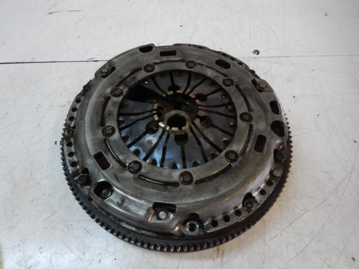 Gebrauchte Schwungrad Volkswagen Caddy Preis € 261,45 Margenregelung angeboten von Wessel Parts & Service B.V.