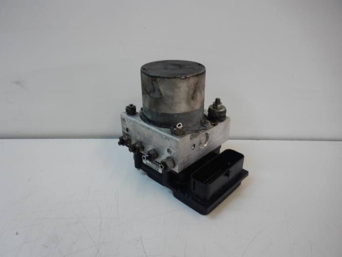 Gebrauchte ABS Pumpe Renault Master III (JV) 2.3 dCi 16V 150 Preis € 208,95 Margenregelung angeboten von Wessel Parts & Service B.V.