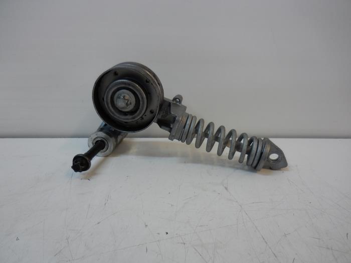Usados Rodillo tensor correa múltiple Opel Corsa IV 1.2 16V Precio € 57,75 Norma de margen ofrecido por Wessel Parts & Service B.V.