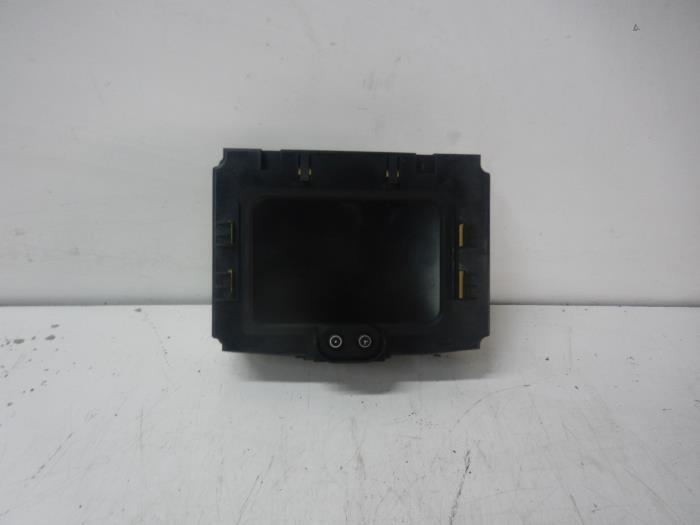 Begagnade Innerdisplay Opel Zafira (F75) 1.8 16V Pris € 36,75 Marginaltabell erbjuds av Wessel Parts & Service B.V.