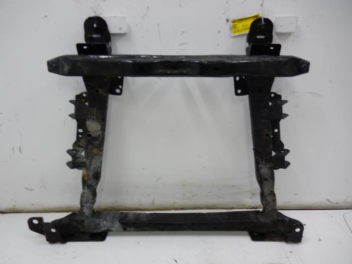 Usados Subchasis Renault Twingo II (CN) 1.2 16V Precio € 208,95 Norma de margen ofrecido por Wessel Parts & Service B.V.