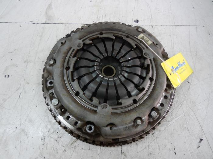 Gebrauchte Schwungrad Renault Twingo II (CN) 1.5 dCi 75 FAP Preis € 103,95 Margenregelung angeboten von Wessel Parts & Service B.V.