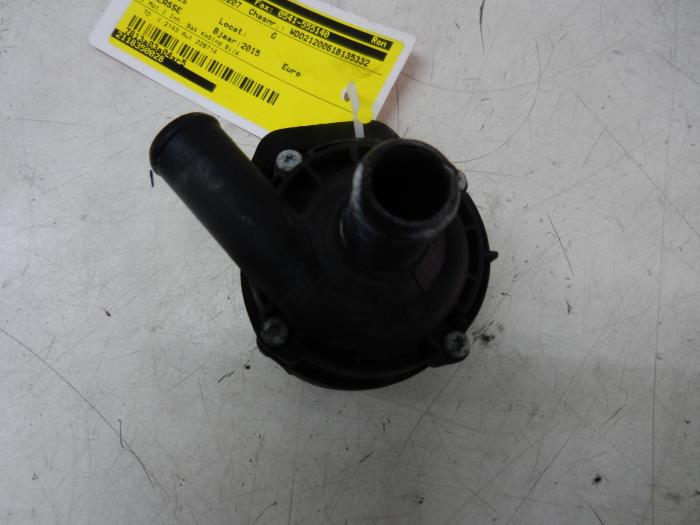 Begagnade Vattenpump Mercedes E (W212) E-200 CDI 16V BlueEfficiency,BlueTEC Pris € 131,25 Marginaltabell erbjuds av Wessel Parts & Service B.V.