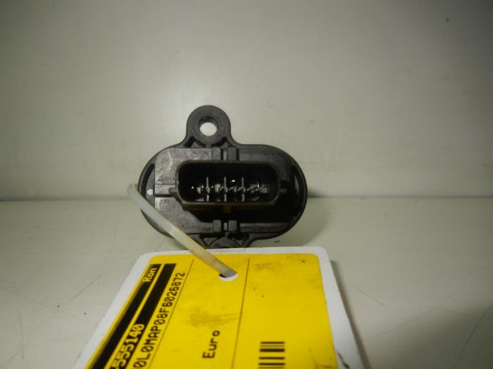 Begagnade Luftflödesmätare Opel Adam 1.4 16V Pris € 93,45 Marginaltabell erbjuds av Wessel Parts & Service B.V.