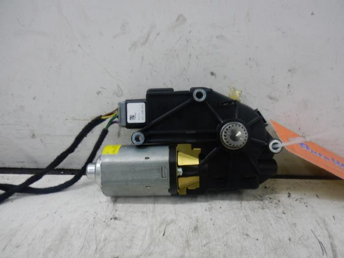 Gebrauchte Sitzmotor Mercedes R (W251) 3.0 280 CDI 24V 4-Matic Preis € 40,95 Margenregelung angeboten von Wessel Parts & Service B.V.
