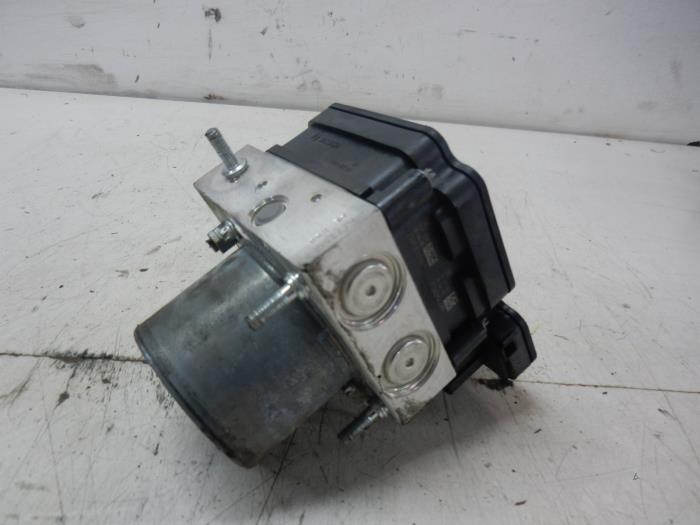 Begagnade ABS-pump Renault Kangoo/Grand Kangoo (KW) 1.5 dCi 75 FAP Pris € 103,95 Marginaltabell erbjuds av Wessel Parts & Service B.V.