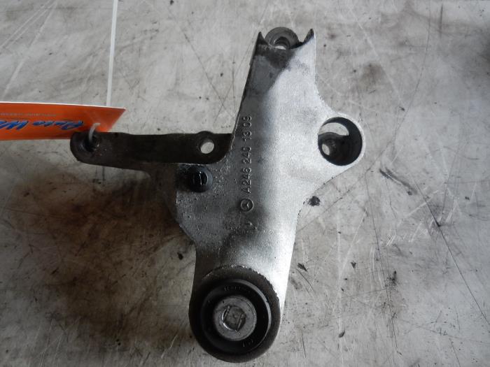 Engine mount Mercedes A (W176), 2012 / 2018 1.5 A-180 CDI, A-180d 16V, Hatchback, Diesel, 1.461cc, 80kW (109pk), FWD, OM607951; K9K, 2012-06 / 2018-05, 176.012; 176.212 (Used)