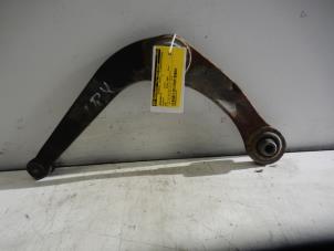 Used Front wishbone, right Peugeot 206 CC (2D) 1.6 16V Price € 35,00 Margin scheme offered by Autobedrijf G.H. Wessel B.V.