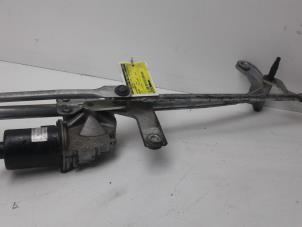 Used Front wiper motor Mercedes Vito (639.7) 2.2 110 CDI 16V Euro 5 Price € 75,00 Margin scheme offered by Autobedrijf G.H. Wessel B.V.