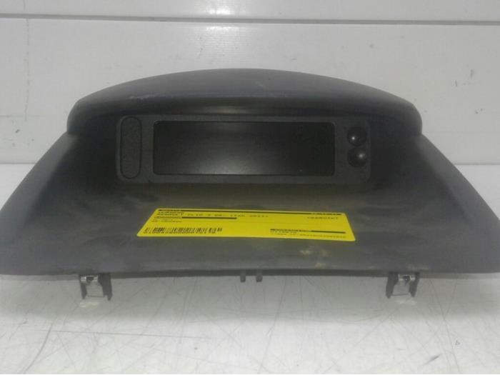 Używane Zegar Renault Clio III (BR/CR) 1.5 dCi FAP Cena € 57,75 Procedura marży oferowane przez Wessel Parts & Service B.V.