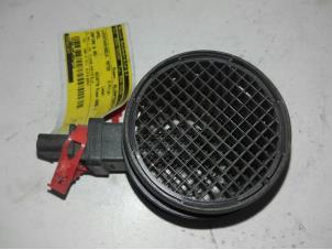 Luftmengenmesser van een Opel Zafira (M75) 1.7 CDTi 16V 2009