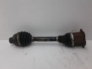 Used Front drive shaft, right Audi A4 (B8) 2.0 TDI 16V Price € 149,00 Margin scheme offered by Autobedrijf G.H. Wessel B.V.