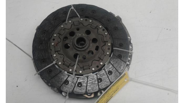 Usagé Kit embrayage (complet) Volkswagen Polo V (6R) Prix € 114,45 Règlement à la marge proposé par Wessel Parts & Service B.V.
