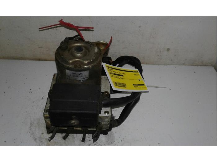Używane Pompa ABS Nissan Micra (K11) 1.0 L,LX 16V Cena € 40,95 Procedura marży oferowane przez Wessel Parts & Service B.V.