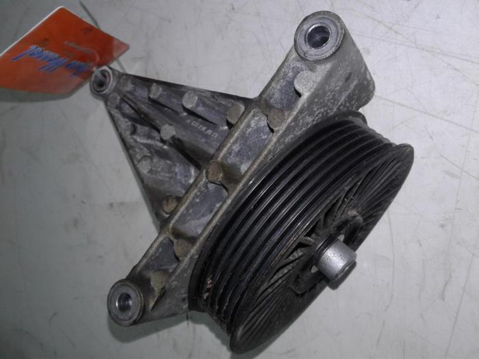 Usados Rodillo tensor correa múltiple Mercedes Vito (447.6) 2.2 114 CDI 16V Precio € 51,45 Norma de margen ofrecido por Wessel Parts & Service B.V.