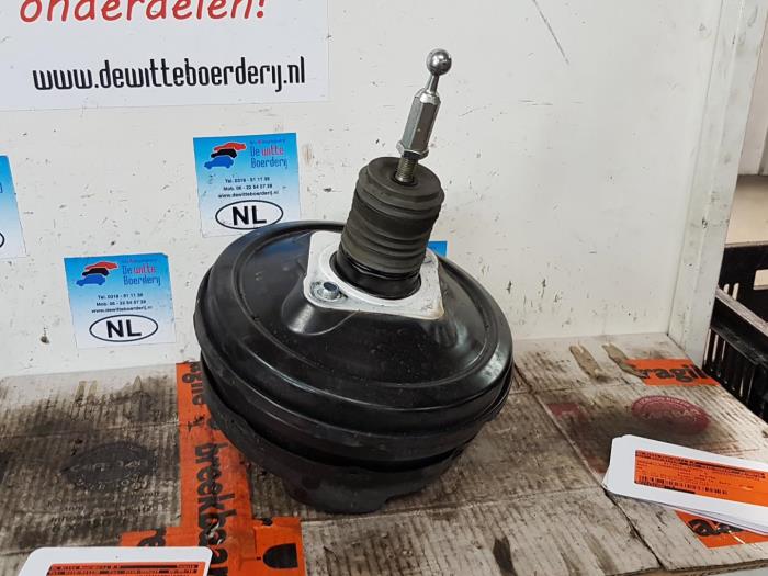 Usagé Servo frein Audi A4 Avant (B8) 2.7 TDI V6 24V Prix € 125,00 Règlement à la marge proposé par De Witte Boerderij AutoMotive