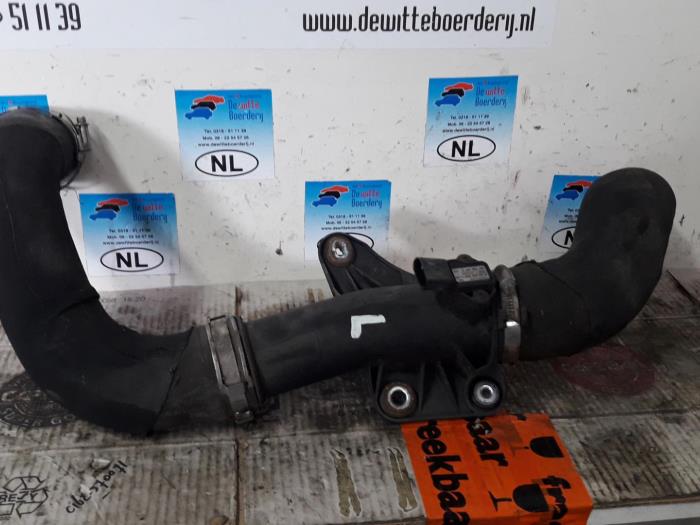 Gebrauchte Intercooler Rohr Audi A4 Avant (B8) 2.7 TDI V6 24V Preis € 100,00 Margenregelung angeboten von De Witte Boerderij AutoMotive