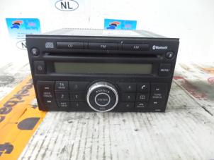 Usagé Radio/Lecteur CD Nissan Qashqai (J10) 2.0 16V 4x4 Prix € 125,00 Règlement à la marge proposé par De Witte Boerderij B.V.