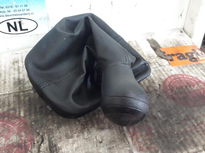 Gear stick cover from a Volkswagen Up! (121) 1.0 12V 60 2013
